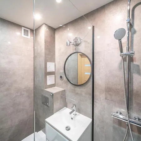 Selfcheck-in 24h アパート *